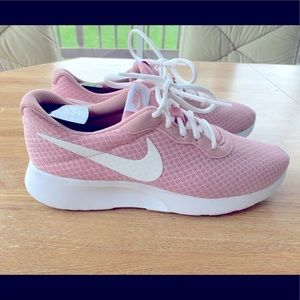 Pink Nike’s